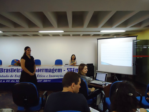 Apresentação de trabalho Prêmio CEPEn-ABEn-DF no Auditório da ABEn Nacional no dia 13/05